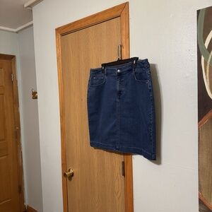 Charter Club Size 16 Solid Dark Blue Knee-Length Denim Skirt - EUC